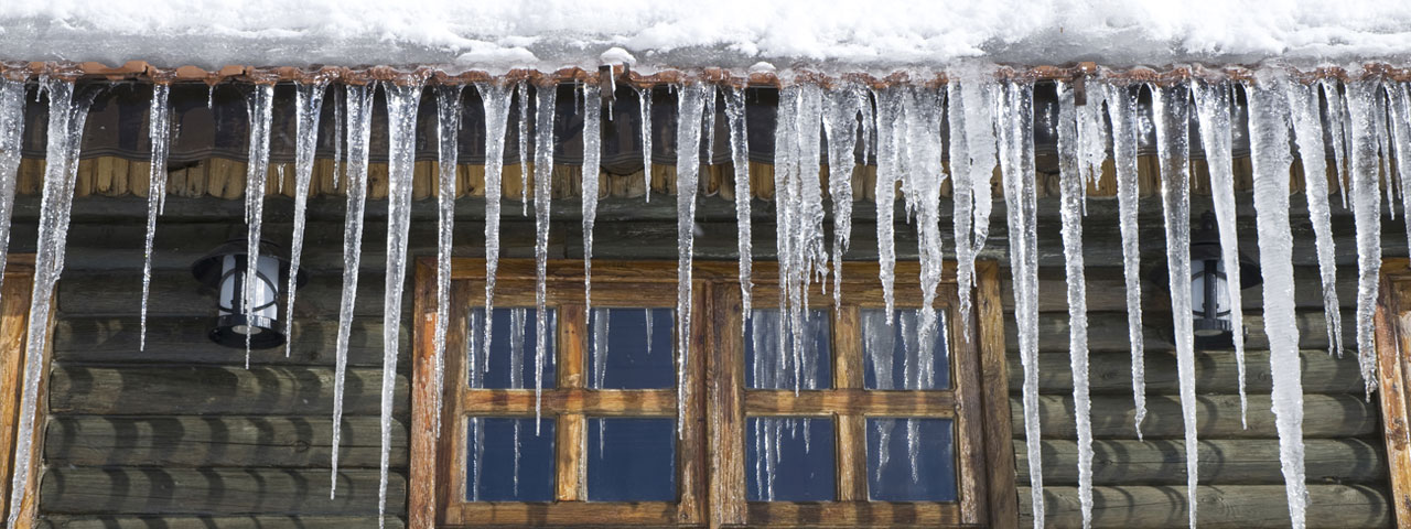 Spray foam prevents ice dams by providing proper insulation in Omaha attic spaces Spray foam prevents ice dams by providing proper insulation in Omaha attic spaces